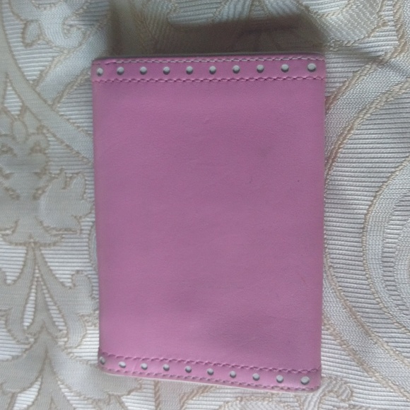 Coach Pink Leather Trifold Wallet With Snap. Decorative Edges - Picture 2 of 11